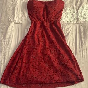 Lace sleeveless dress